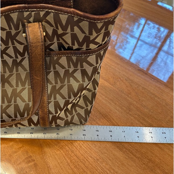 Designer Brown Patterned women’s handbag - Picture 6 of 11